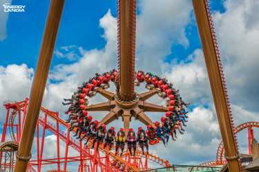 WAKACYJNY HIT !!! Z wyjazdem do Energylandii, wycieczkami do Wiednia, na Słowację i do aquaparków. Ośrodek z basenem letnim. Kolonia 7-13 lat, obóz 14-18 lat.(OW Darz Bór)